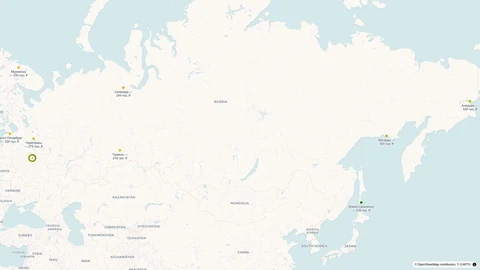 Метрики из файла: Таблица со статистикой приложена к запросу: города расставлены по ней, цвета городов выбраны в соответствии с запросом, суммы вынесены в подписи и легенду.